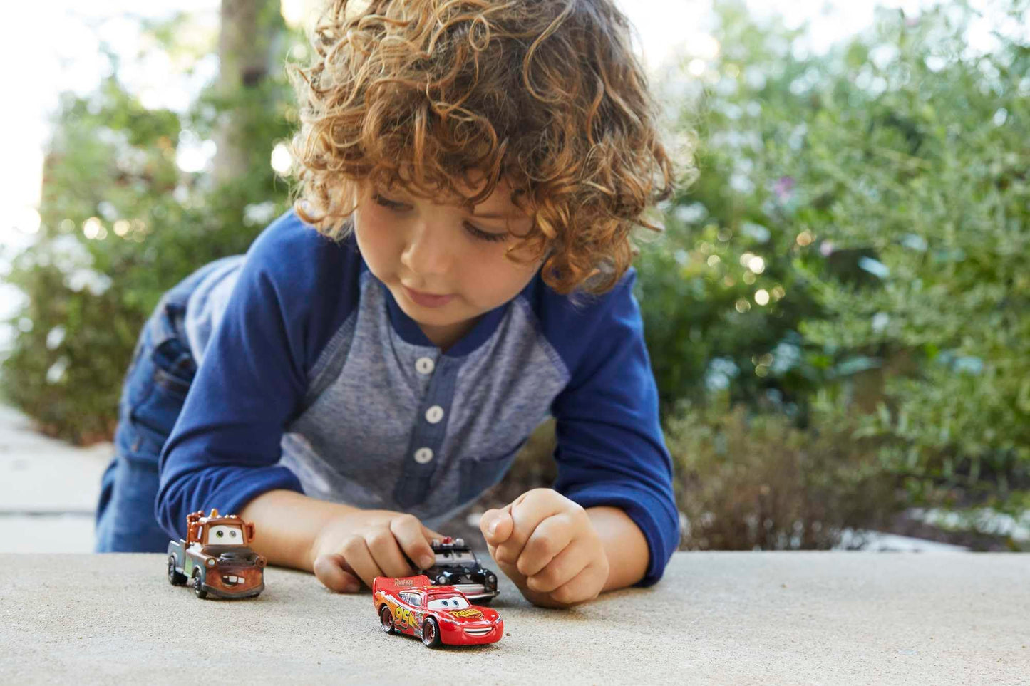 Mattel Disney and Pixar Cars Toys, Radiator Springs 3-Pack of Die-cast Toy Cars & Trucks with Lightning McQueen, Mater & Sheriff