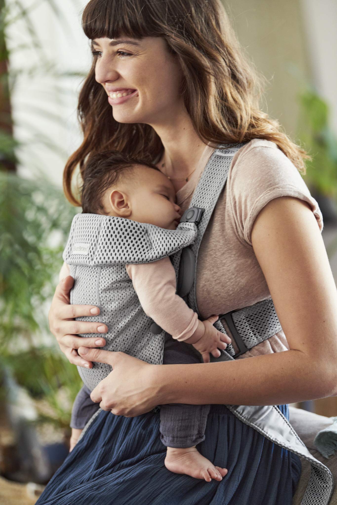 BabyBjörn Baby Carrier Mini, 3D Jersey, Light Beige | Newborn Carrier (7-25 lbs), Ergonomic, Easy-to-Use