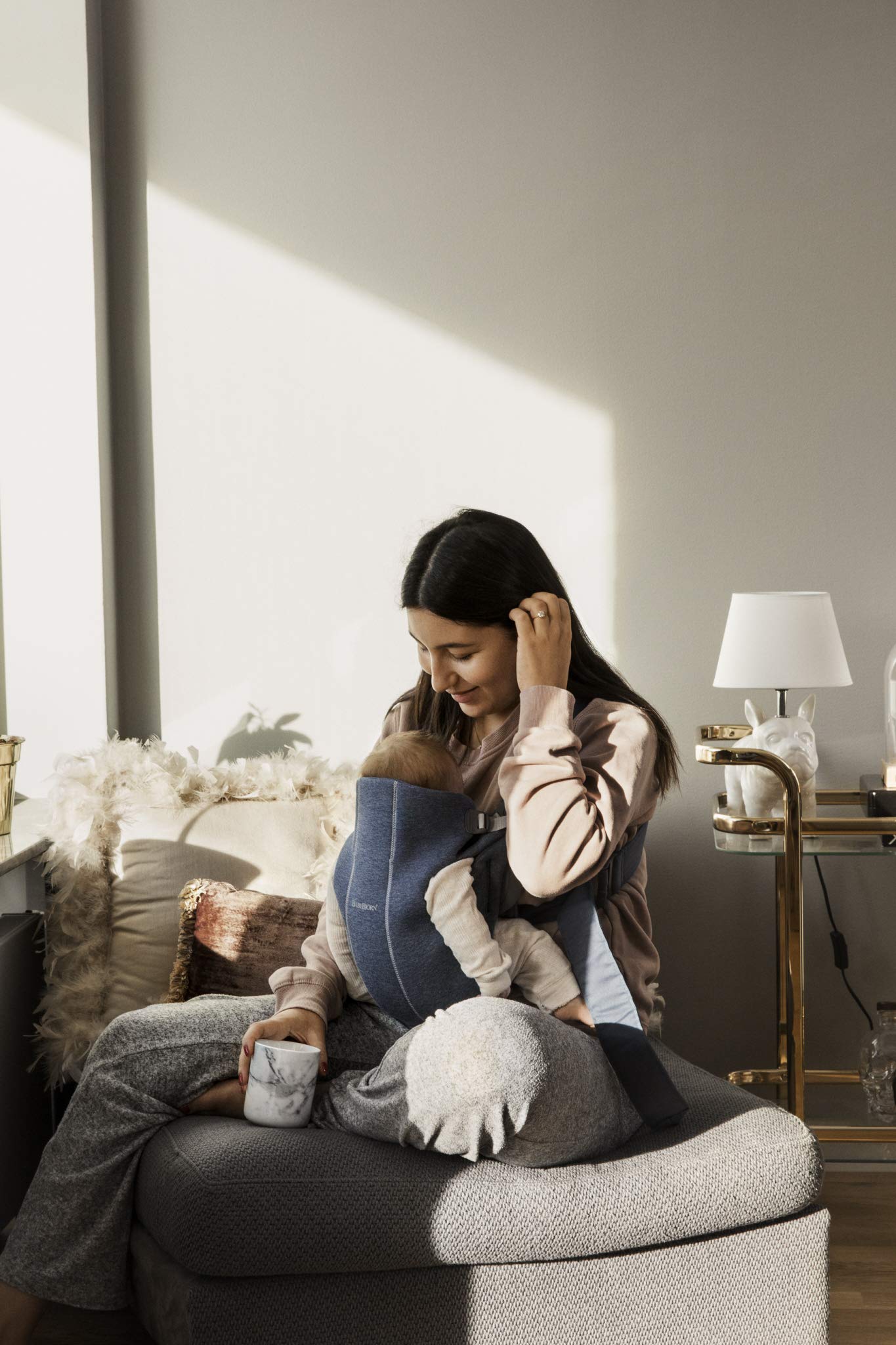 BabyBjörn Baby Carrier Mini, 3D Jersey, Light Beige | Newborn Carrier (7-25 lbs), Ergonomic, Easy-to-Use