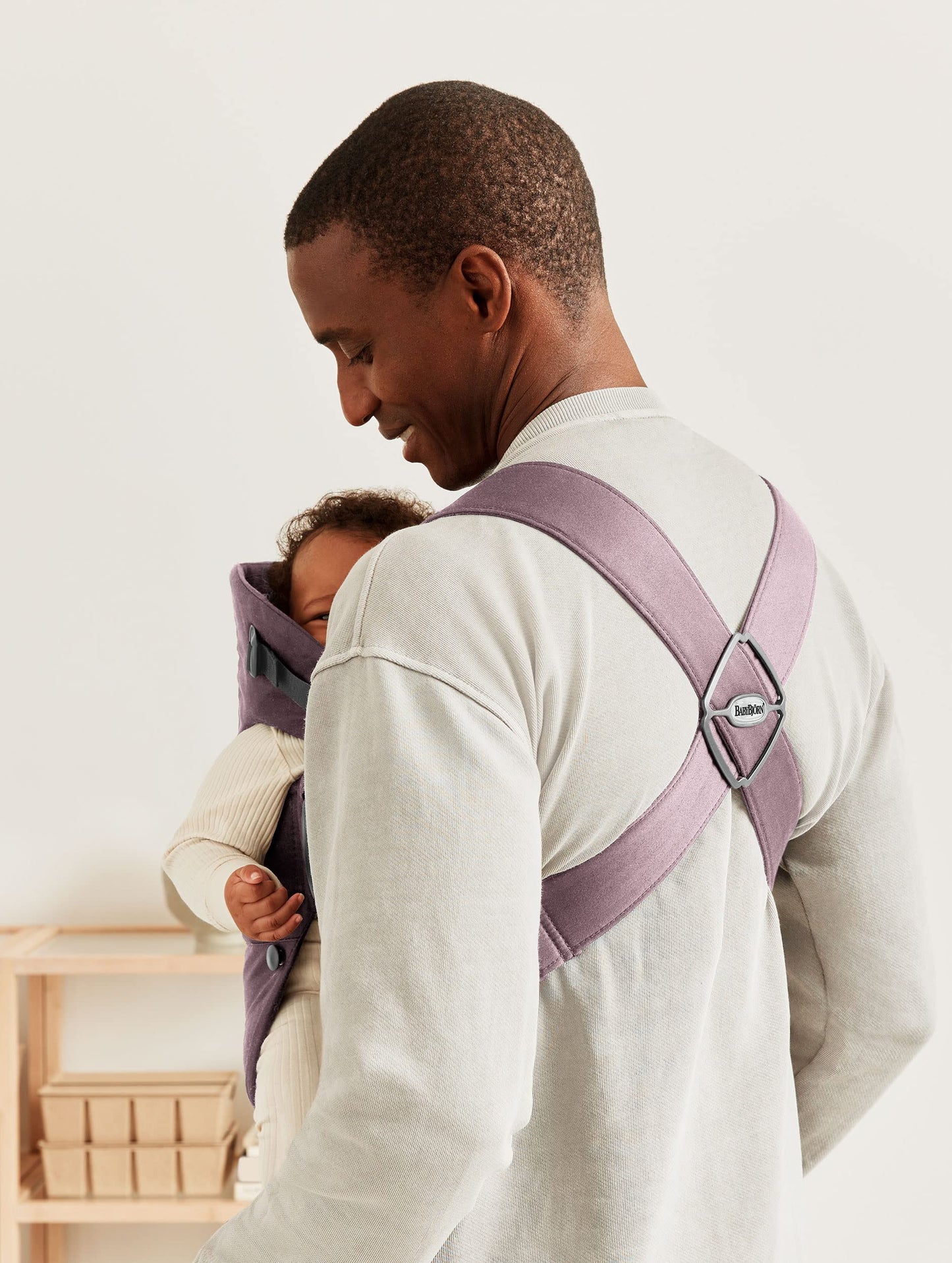 BabyBjörn Baby Carrier Mini, 3D Jersey, Light Beige | Newborn Carrier (7-25 lbs), Ergonomic, Easy-to-Use